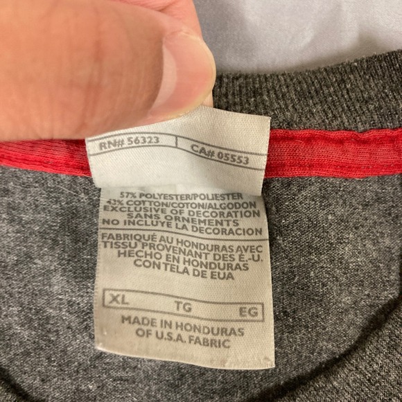 Nike Mens XL Gray Heather Short Sleeve Graphic T-Shirt Swoosh Red White Stripe - Picture 6 of 12